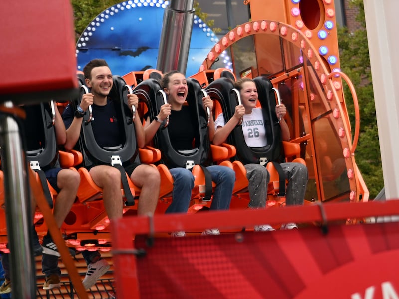 IN BEELD. Leuven Kermis van start
