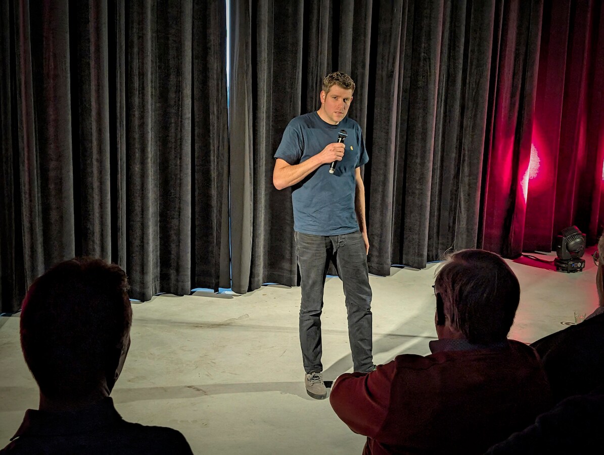 Hans Cools over zijn tweede comedyshow, voor nu al 60 uitverkochte ...