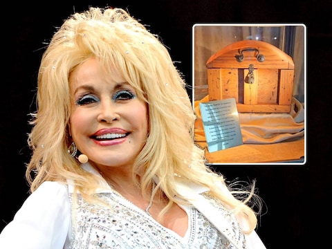 Dolly Parton liet nog één laatste nummer na, dat achter slot en grendel wordt bewaard in een houten kist.
