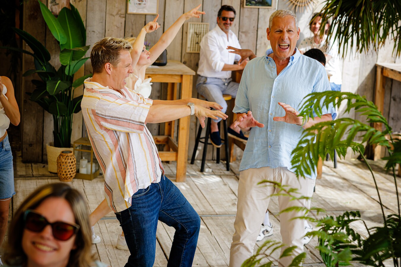 EXCLUSIEF. Sluwe Gert Verhulst en James Cooke pikken idee voor nieuwe  zomersingle van De Romeo's: “We hebben vol stress zitten afwachten” | Foto  | hln.be