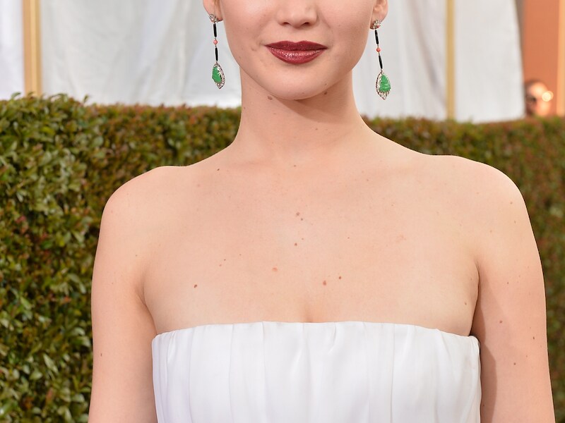 De naaktselfies van actrice Jennifer Lawrence zijn op het internet te bewonderen nadat een hacker de beelden wist te bemachtigen.