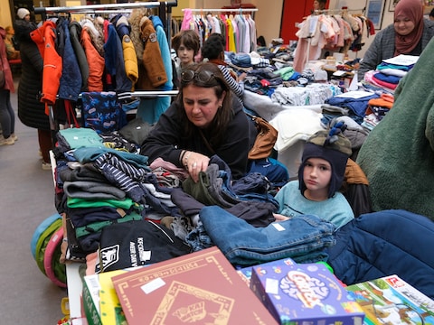 Tweedehandsmarkt kinderkleding en speelgoed.