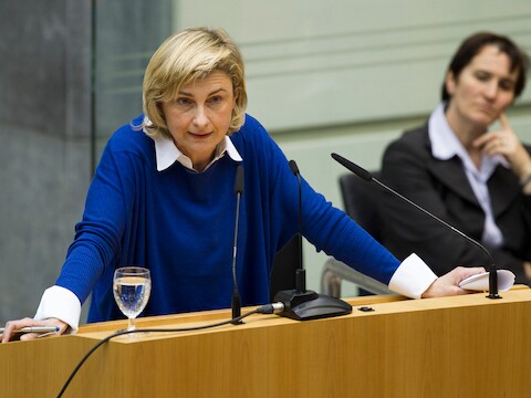 De minister merkt op dat alcohol bij twee op de drie ongevallen een rol speelt.
