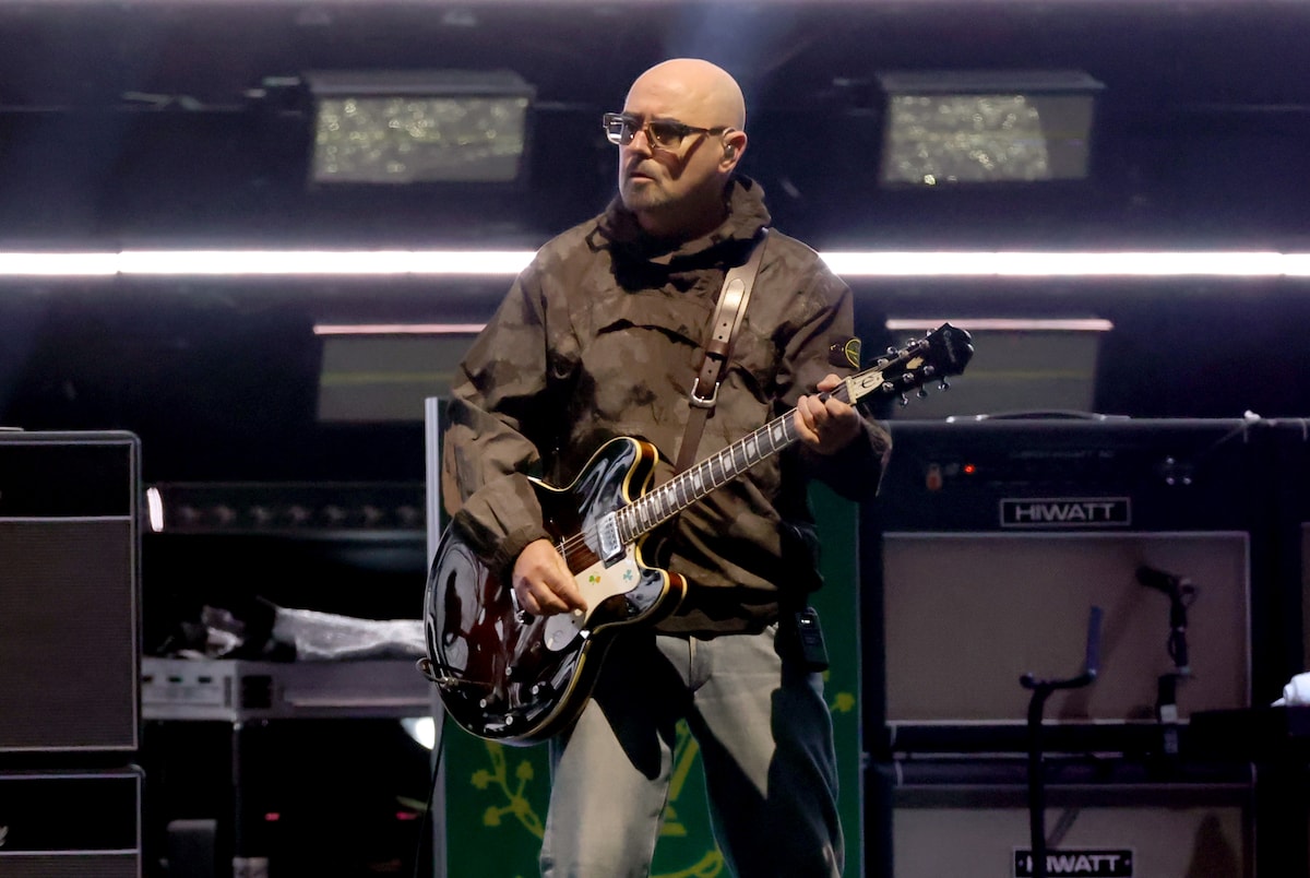 Oasis-gitarist opnieuw getroffen door kanker en moet reünietour tijdelijk  verlaten: “Pauze inlassen voor mijn behandeling” | Muziek | HLN.be