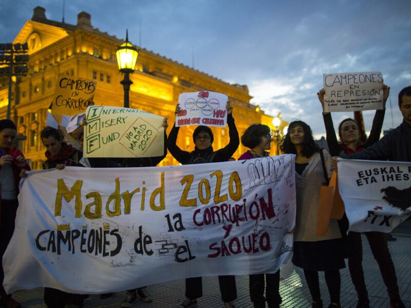 Argentijnen protesteren tegen kandidaatstad Madrid voor het IOC-congres in Buenos Aires.