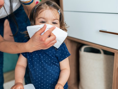 Tot 160 uur per jaar: deze tussenkomsten geeft het ziekenfonds voor de thuisoppas van je zieke kind