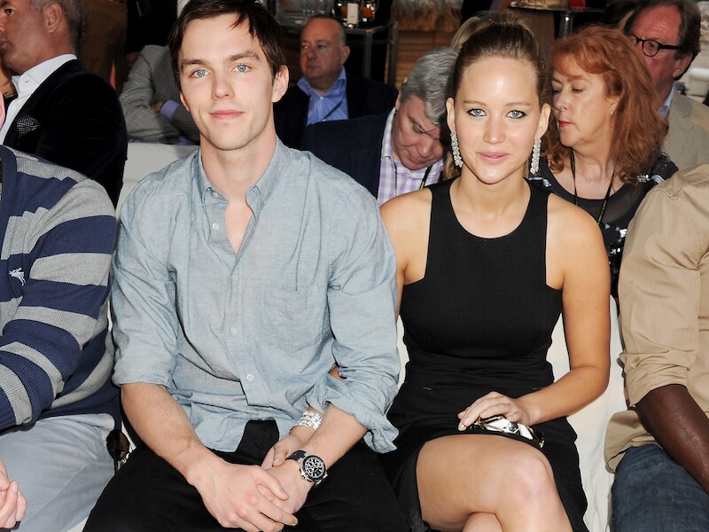 Jennifer Lawrence en Nicholas Hoult in mei 2012.
