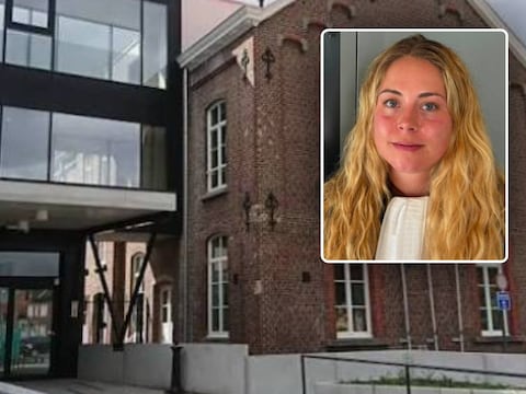 Toen de man naar het commissariaat van Lochristi ging voor een verhoor werd een gesprek met zijn advocaat Laura Vandaele (inzet) afgeluisterd. 