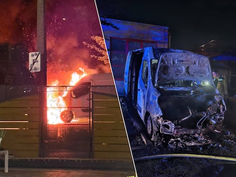 Een geparkeerde bestelwagen brandde maandagavond uit in Deinze.