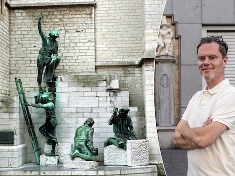 De beeldengroep aan de kathedraal / stadsgids Tanguy Ottomer