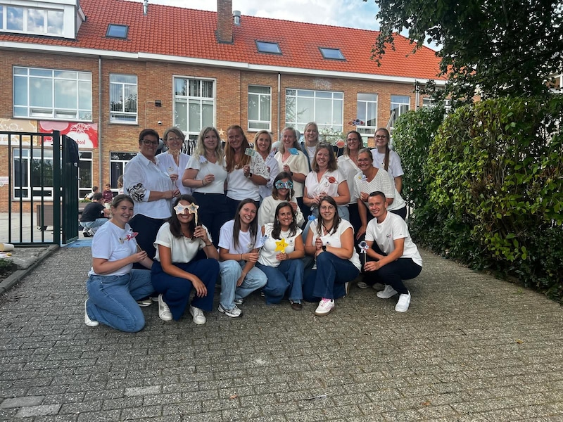 Eerste schooldag wordt ruimtereis in Sint-Vincentiusschool: nieuwe directrice Lies De Jaeger meteen mee aan boord