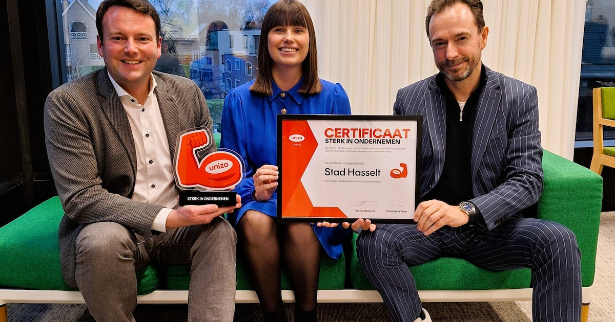 Hasselt wint Unizo Limburg-award voor voorbeeldrol in lokaal aanbesteden
