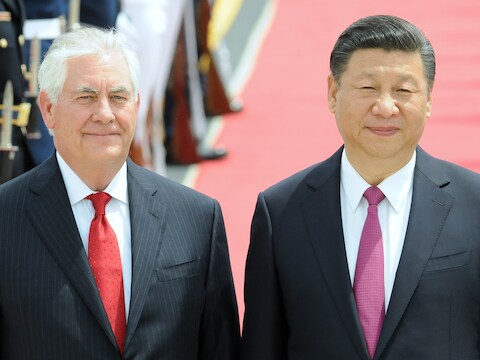 De Amerikaanse minister van Buitenlandse Zaken Rex Tillerson en de Chinese president Xi Jinping