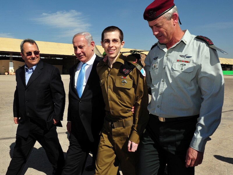 Stafchef Benny Gantz, hier in oktober bij de vrijlating van de jarenlang gegijzelde soldaat Gilad Shalit.