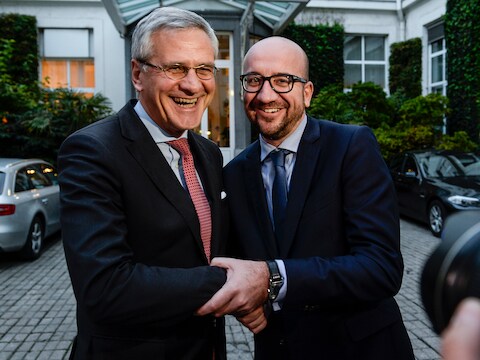 Kris Peeters (links) en Charles Michel (rechts).