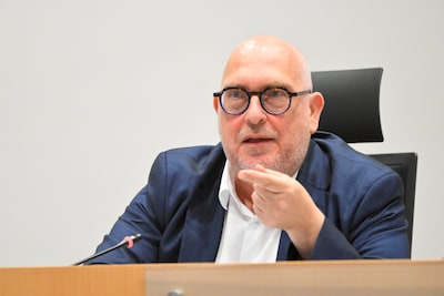 Vlaams Belang stapt na 27 uur gefilibuster op uit Kamercommissie