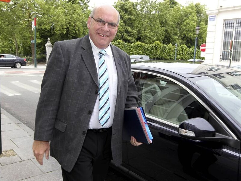 Burgemeester Daniël Termont verklaarde dat hij het schrijnend vond dat anno 2012 mensen in tenten moeten wonen.