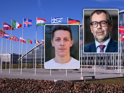 Het hoofdkwartier van de NAVO in Evere, bij Brussel. Met de vlaggen van alle 32 lidstaten. In inzet: defensiespecialisten Yf Reykers en Sven Biscop.