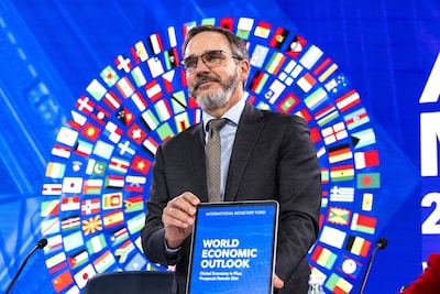 IMF trekt groeiverwachting wereldeconomie voor dit jaar op van 3 naar 3,2 procent