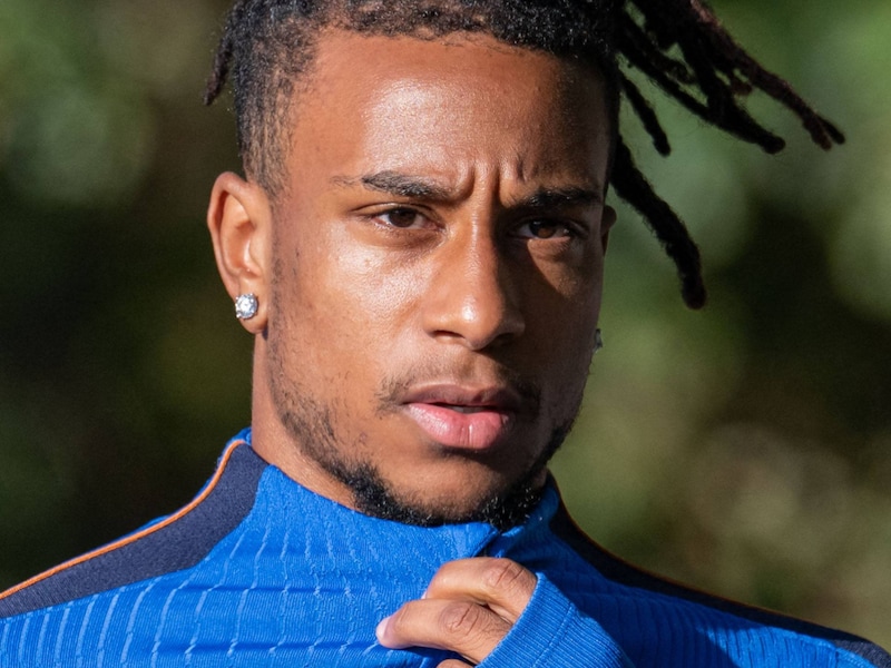 De Franse sterspeler Michael Olise staat op het punt om een nieuw contract te ondertekenen bij Bayern München, goed voor een jaarloon van 25 miljoen euro. 