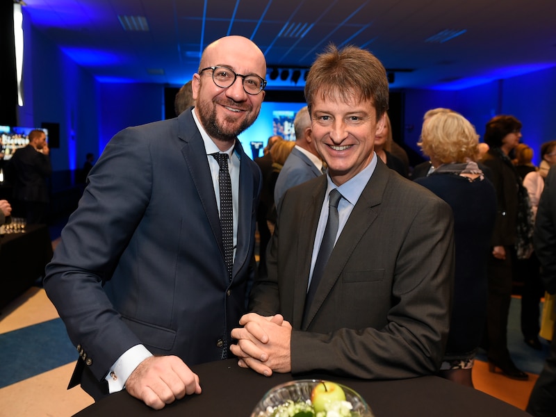 MR viert 1 mei en belooft minder belastingen