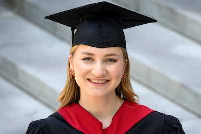 Diploma is nu écht in zicht: kroonprinses Elisabeth begint aan haar grote afstudeerdag aan Harvard