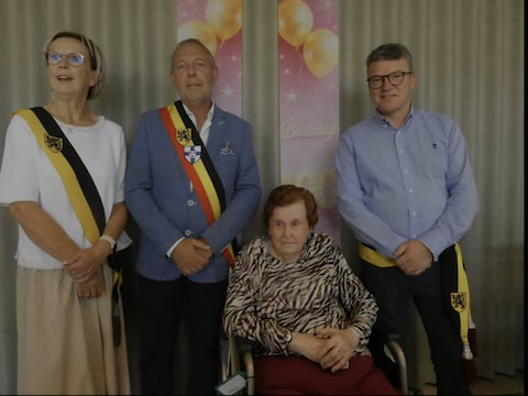 100ste verjaardag van Elza in WZC De Linde in Wortegem-Petegem