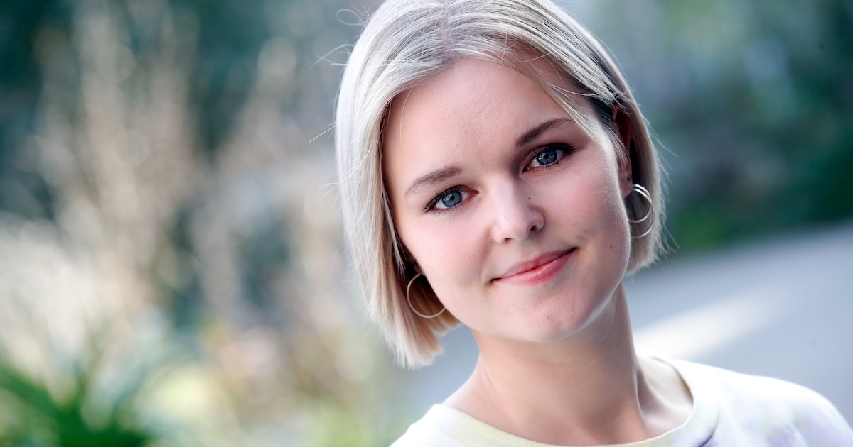 'Thuis'-actrice Elise Roels geeft toe: “Ik word onzeker van sociale media”  | TV | hln.be
