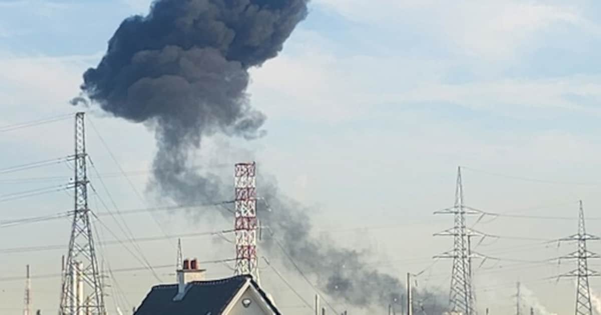 Rookpluim boven haven in Zwijndrecht na knal bij ExxonMobil: “Gaat om gecontroleerde veiligheidsproc