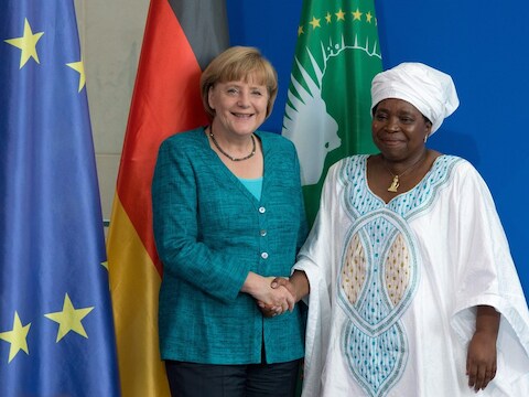 Nkosazana Dlamini-Zuma, voorzitster van de Afrikaanse Unie met Angela Merkel.