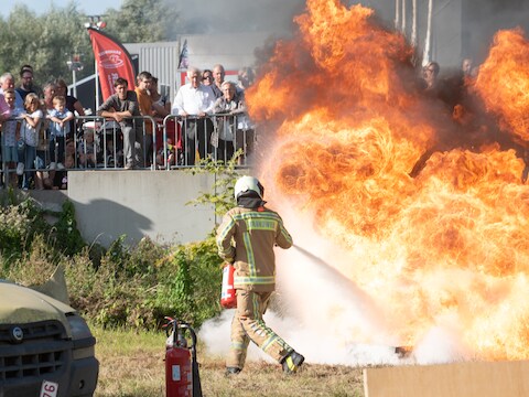 De open dagen bij de brandweer gaan steeds gepaard met spectaculaire demonstraties.
