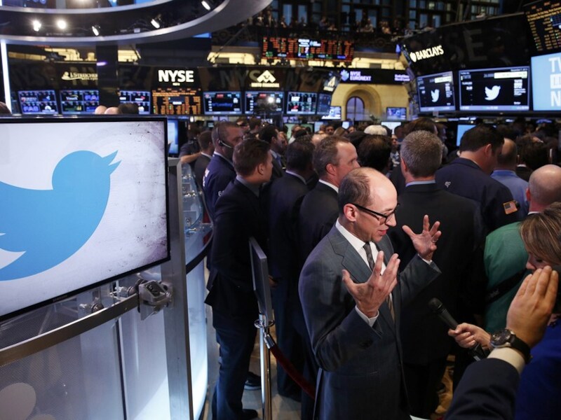 Twitter-CEO Dick Costolo wordt geïnterviewd op de NY Stock Exchange.