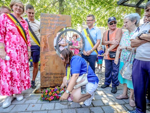 Onthulling van het monument ter nagedachtenis van wielrenner Danny Jonckheere in Oudenburg.