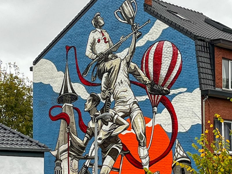 Heel wat lussen leiden je langs verschillende street art projecten in en rond de stad.
