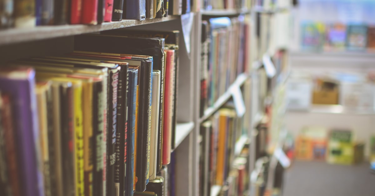 L. Marlaux stelt eerste jeugdboek ‘Jeanne’ voor in bibliotheek Nieuwpoort