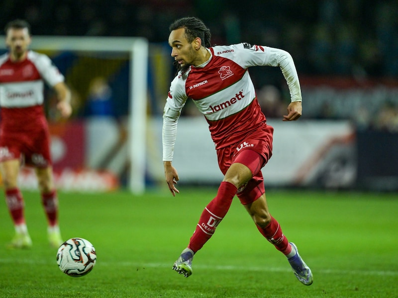 Polyvalente Emran Soglo (Zulte Waregem) groeit naar zijn beste vorm toe: “Ik voel me hier al helemaal thuis”