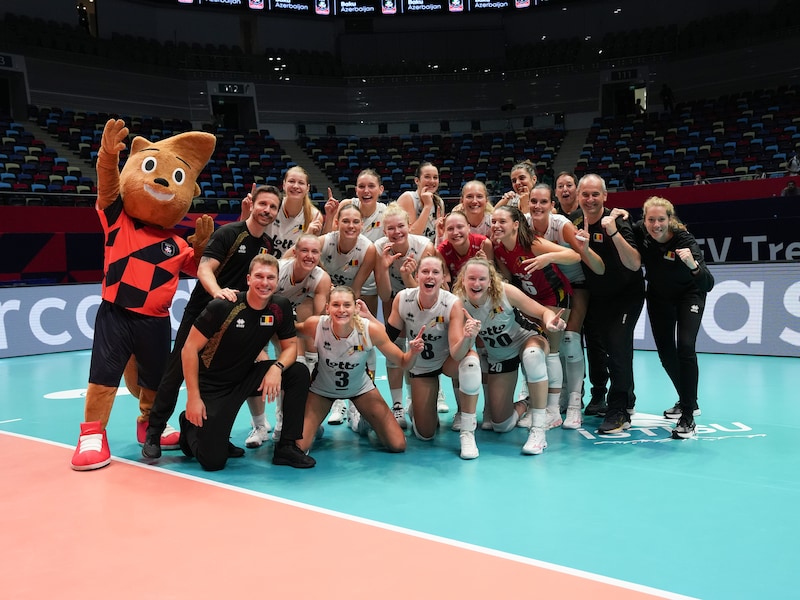 Dominante Yellow Tigers na derde zege op rij naar 1/8ste finales op EK volleybal: “Dit was ons doel”
