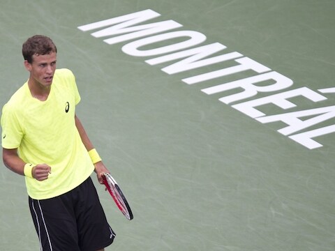 De verrassende qualifier Vasek Pospisil staat in de halve finale van Montreal.