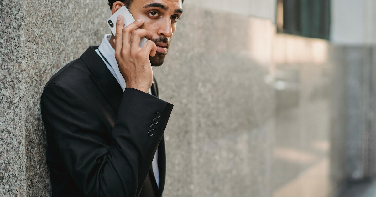 Belgen bellen minder mobiel en sturen minder sms'jes | Nieuws | HLN.be