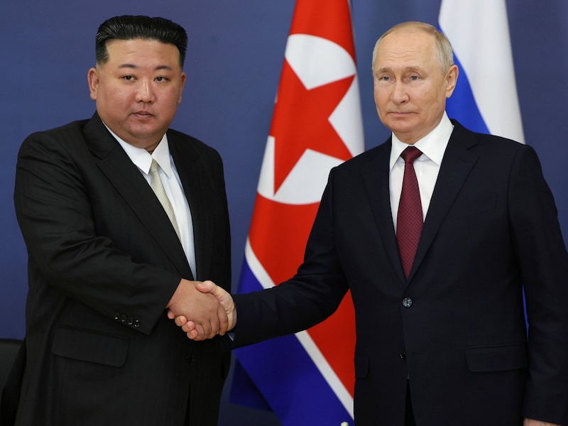 De Noord-Koreaanse leider Kim Jong-un en de Russische president Vladimir Poetin. 