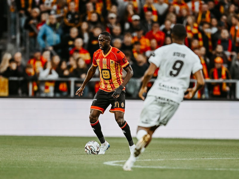 “Ik ben héél bang geweest”: hoe zijn knalprestatie in Dender de bekroning is voor Mory Konaté (KV Mechelen)