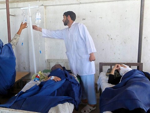 Vorige week donderdag werden in Taloqa (Afghanistan) al 130 schoolmeisjes en drie vrouwelijke leerkrachten opgenomen in het ziekenhuis nadat ze mogelijk vergiftigd werden met gas.