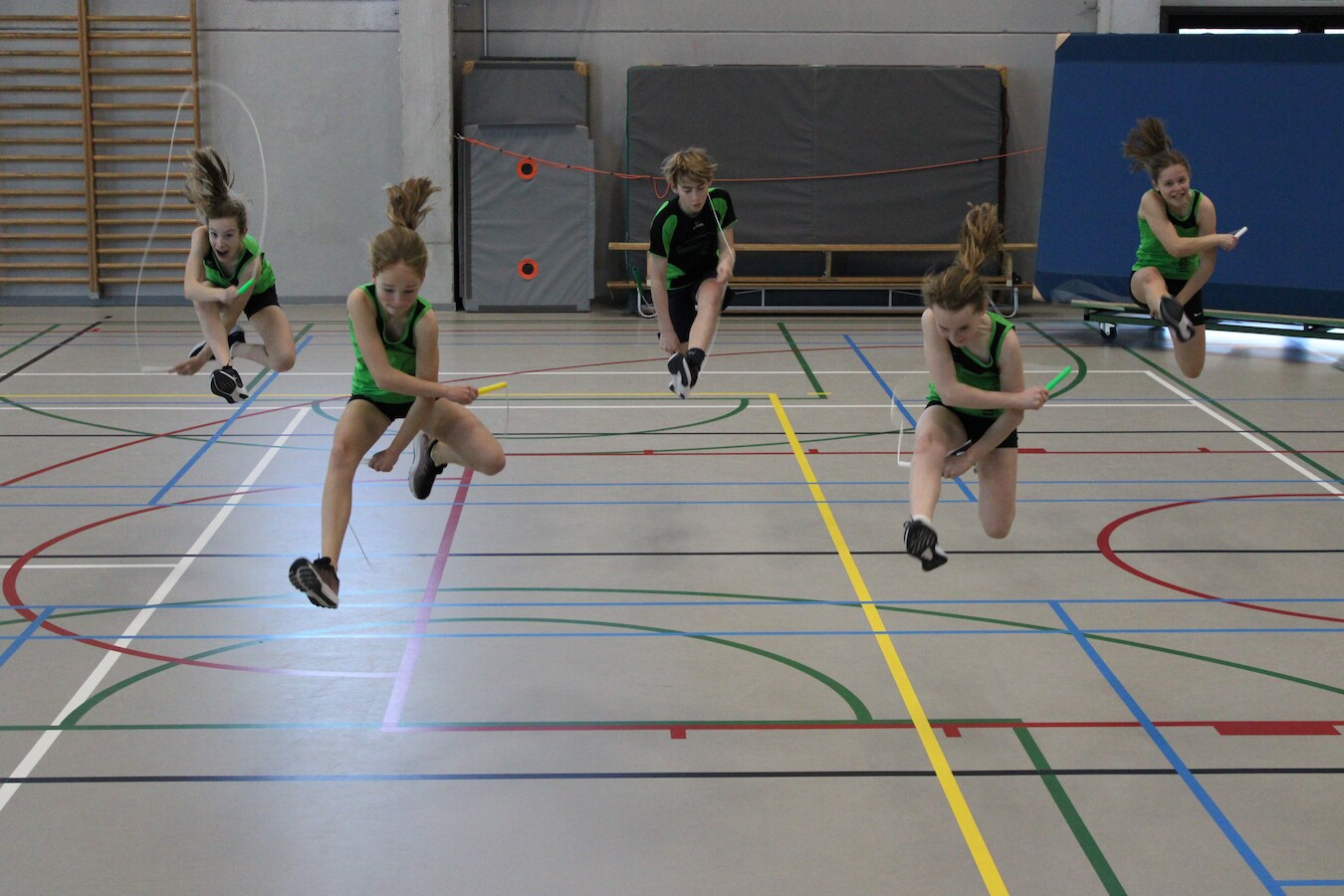 Vijf leden van JumpFun uit Roeselare trekken naar WK rope skipping in ...