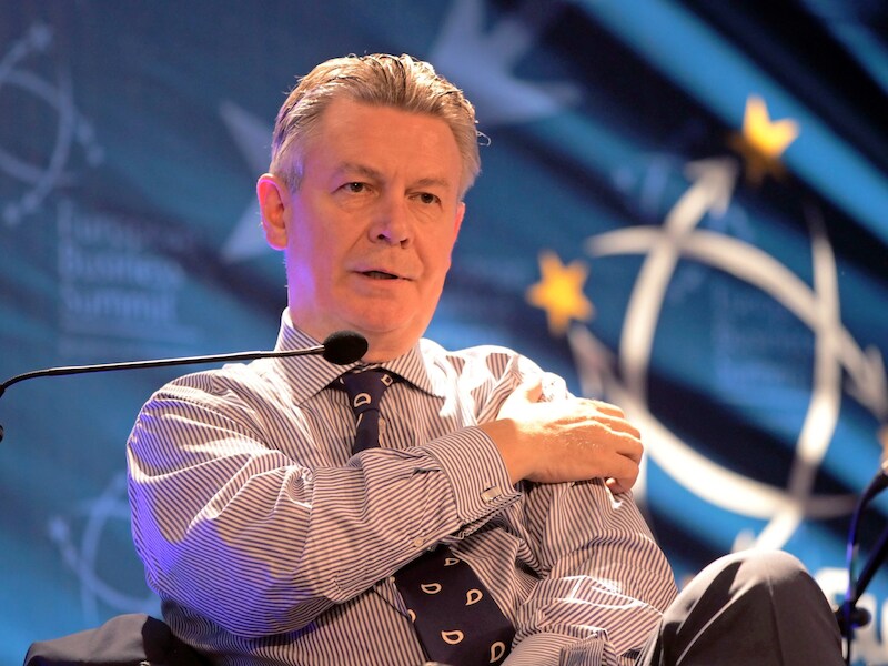 "De Commissie zegt niet dat het systeem van loonindexering moet verdwijnen. Wel dat er een probleem is dat moet aangepakt worden", aldus De Gucht.