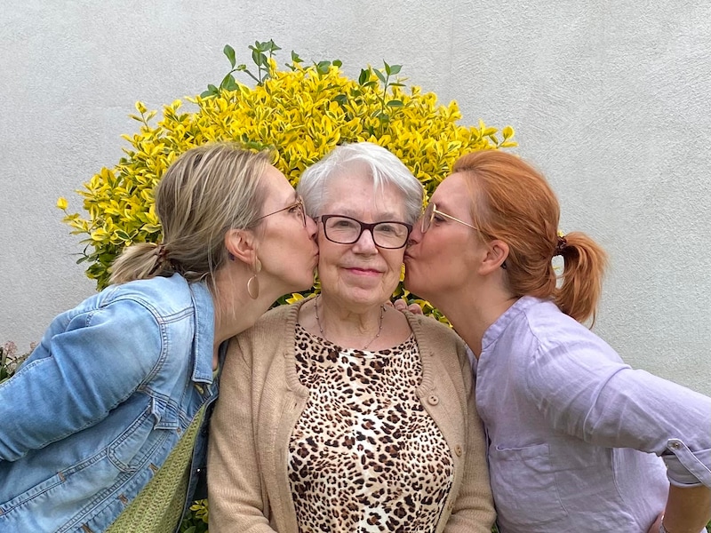 Els en Mieke Buteneers willen mama Marie-Jeanne in de bloemetjes zetten