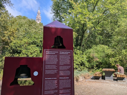 De BeiaardBox staat de komende weken in de Erasmustuin.