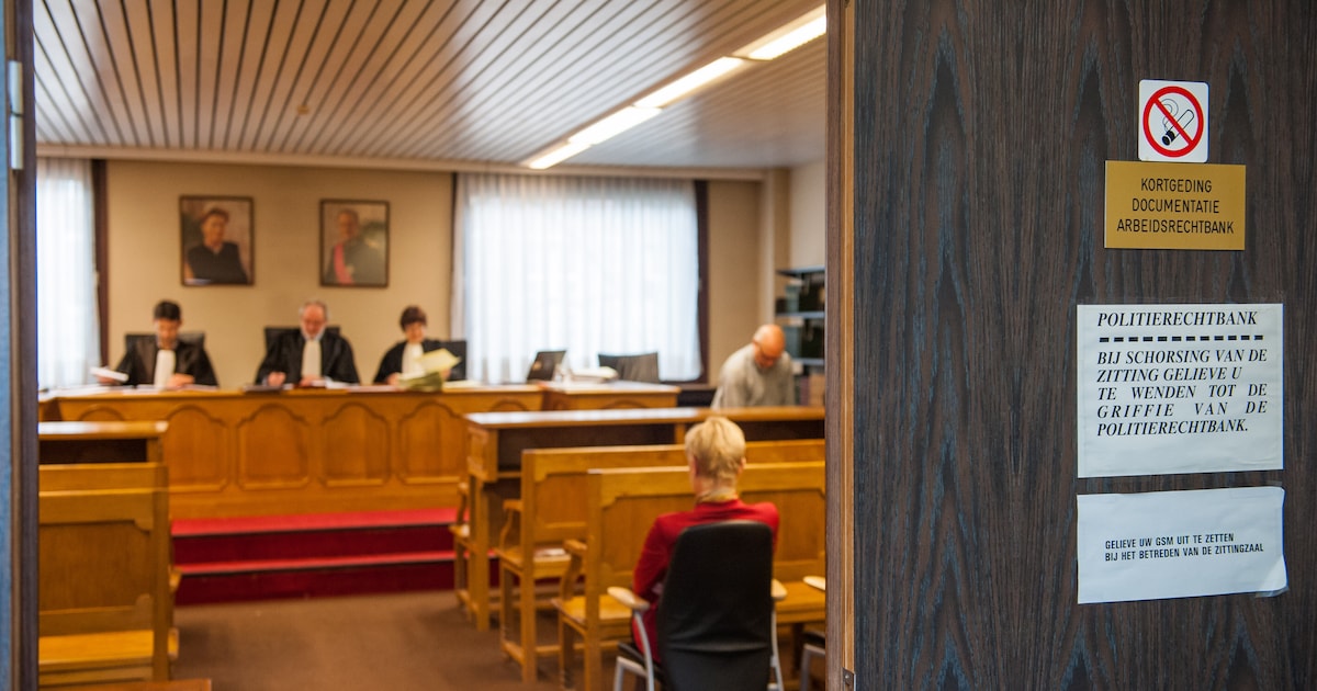 Jonge privéchauffeur rijdt te snel met auto van klant: “Toen ik de boete zag, schrok ik”