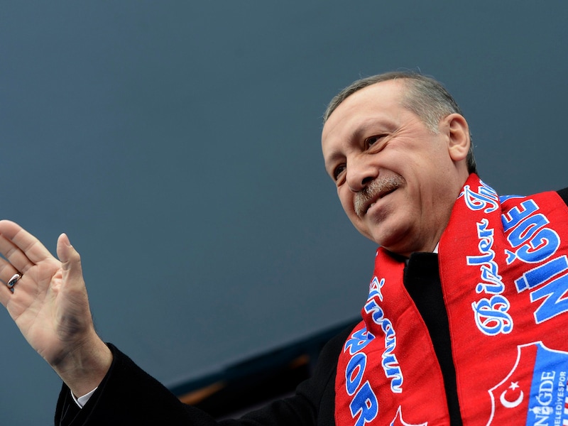 Erdogan verstrakte ook al de greep op het internet.