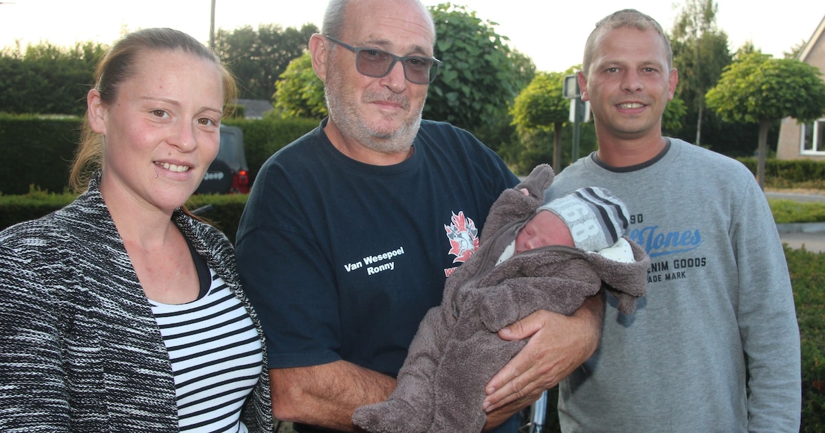 Sabrina (34) bevalt op parking Bon’Ap in ziekenwagen van brandweer ...