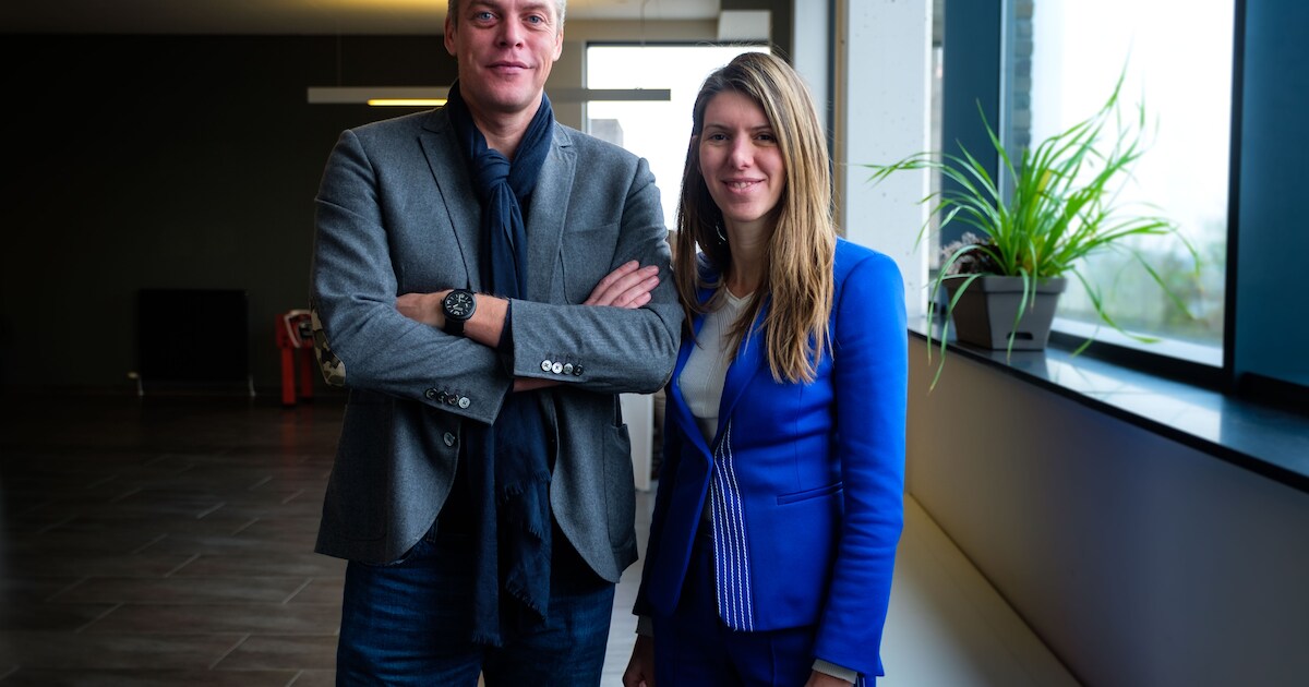 Tom Coninx stampt samen met Vlaams parlementslid Els Ampe sportsite ...